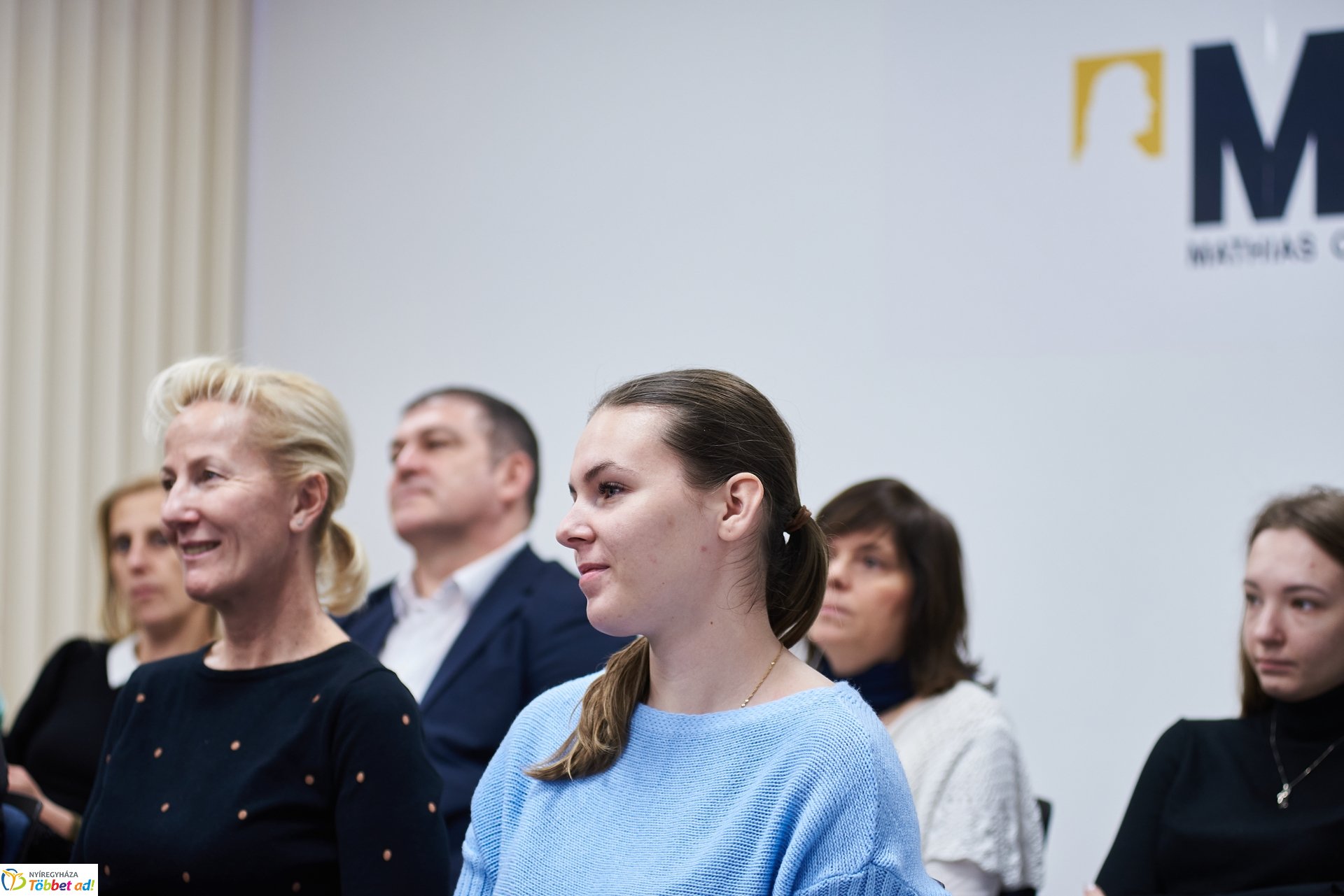 MCC - Négy év alatt a nap körül