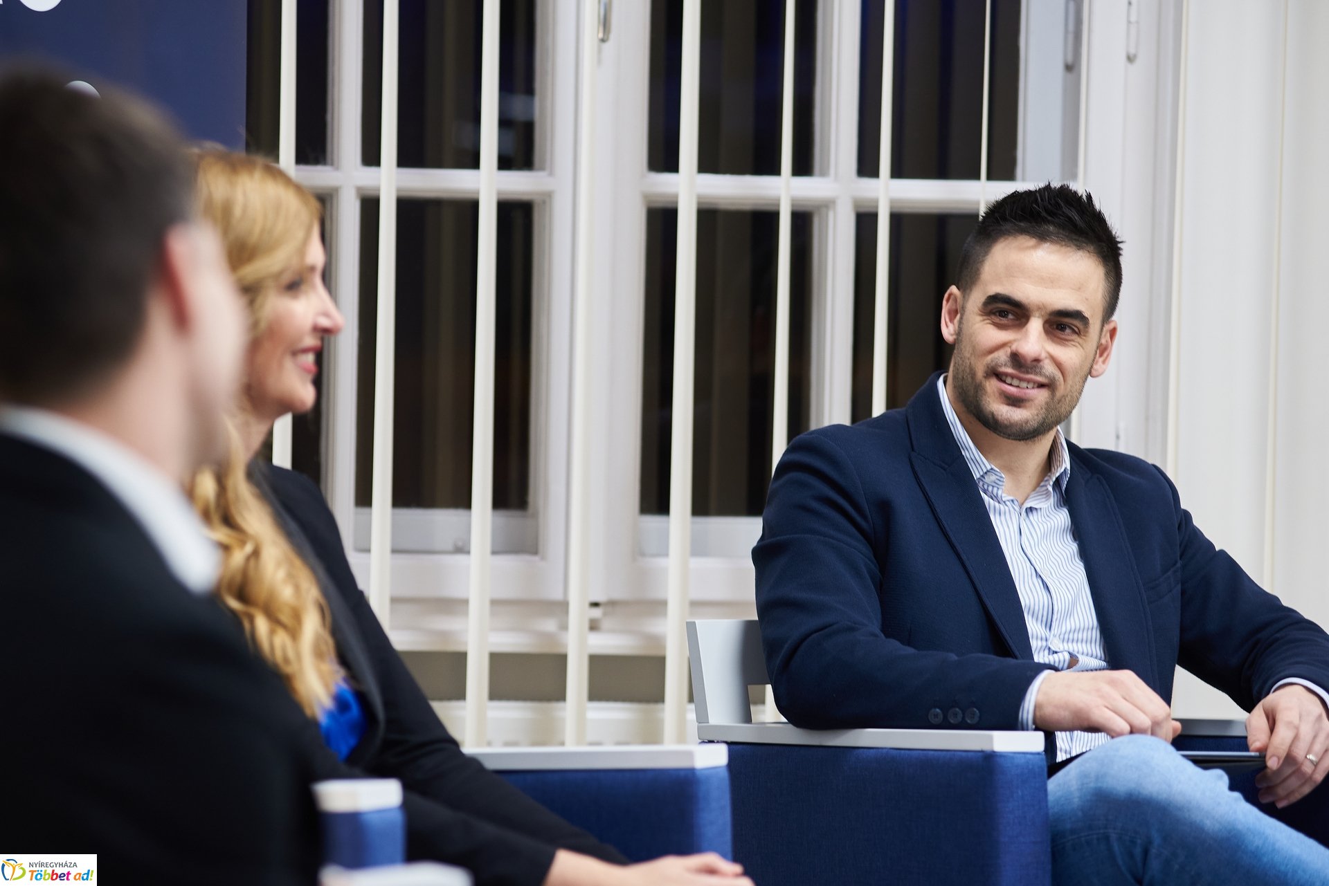 MCC - Négy év alatt a nap körül