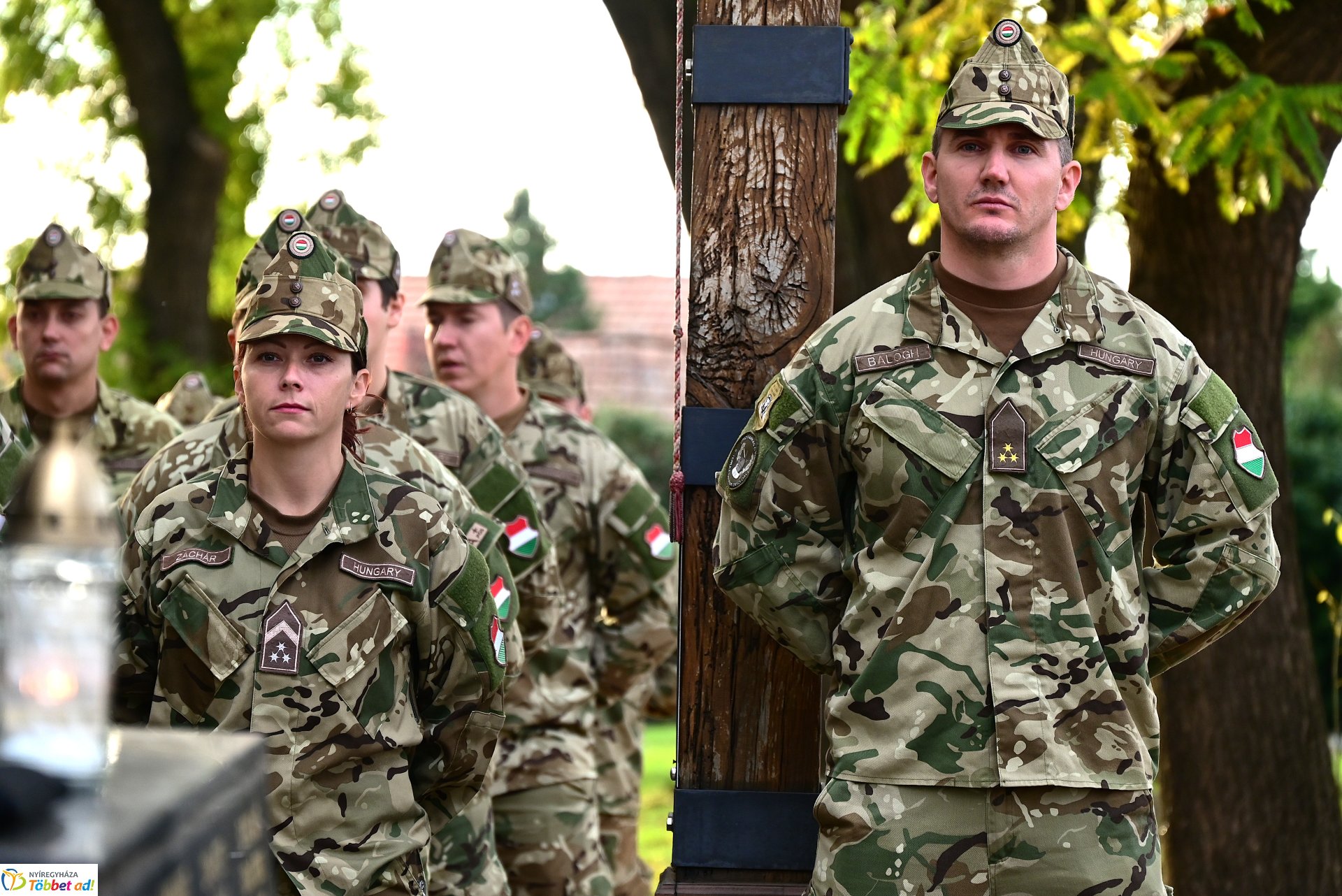 Mécsesgyújtás a Hősök temetőjében