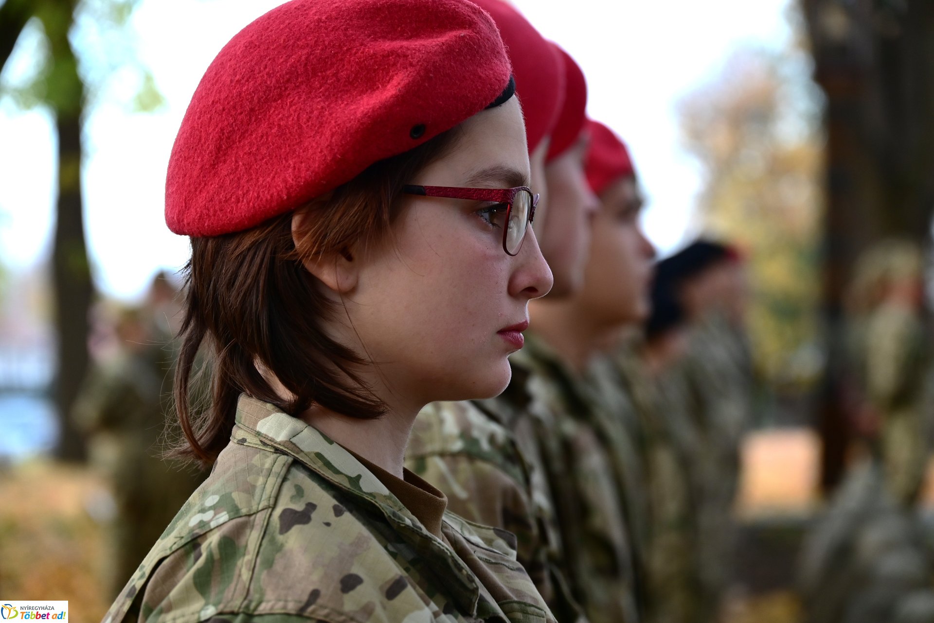 Mécsesgyújtás a Hősök temetőjében