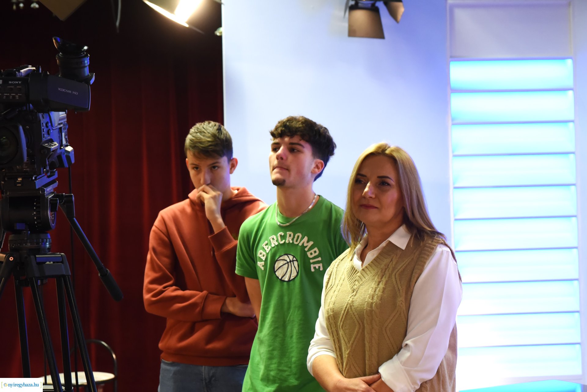 Média tagozatos középiskolások látogatása a Nyíregyházi Televízió stúdiójában