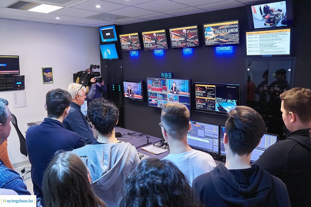 Médiás diákok a Nyíregyházi Televízióban 20200303