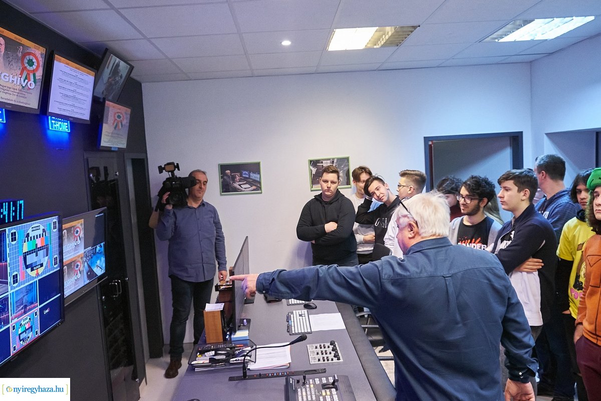 Médiás diákok a Nyíregyházi Televízióban 20200303
