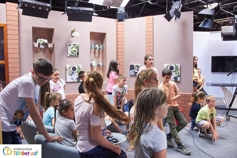 Médiatáborosok a stúdióban