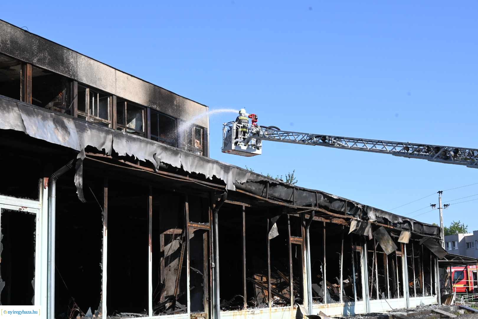 Még reggel is oltották a Rákóczi utcai irodatüzet 