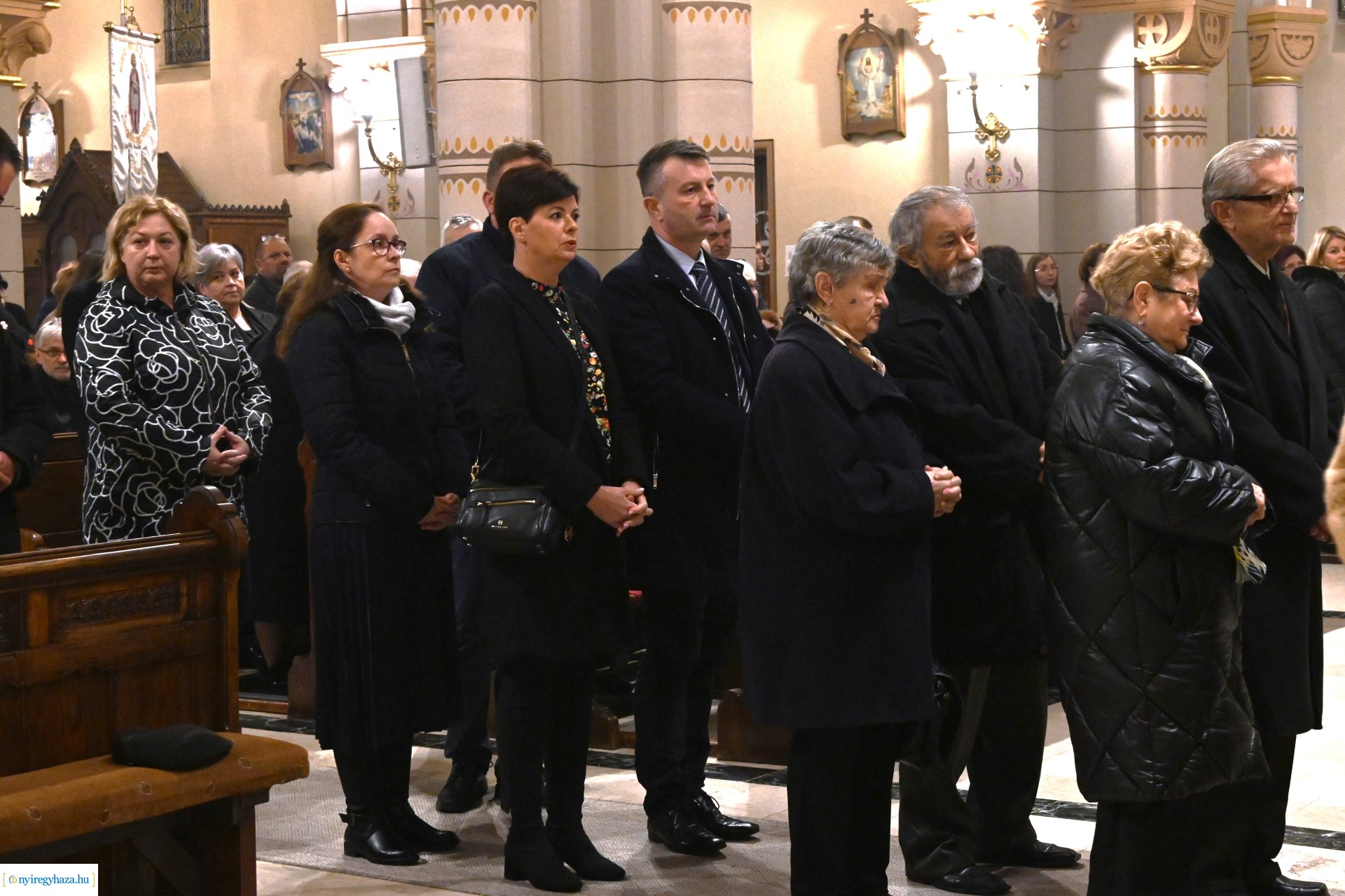 Megáldották a jubiláló házaspárokat a Magyarok Nagyasszonya-társszékesegyházban