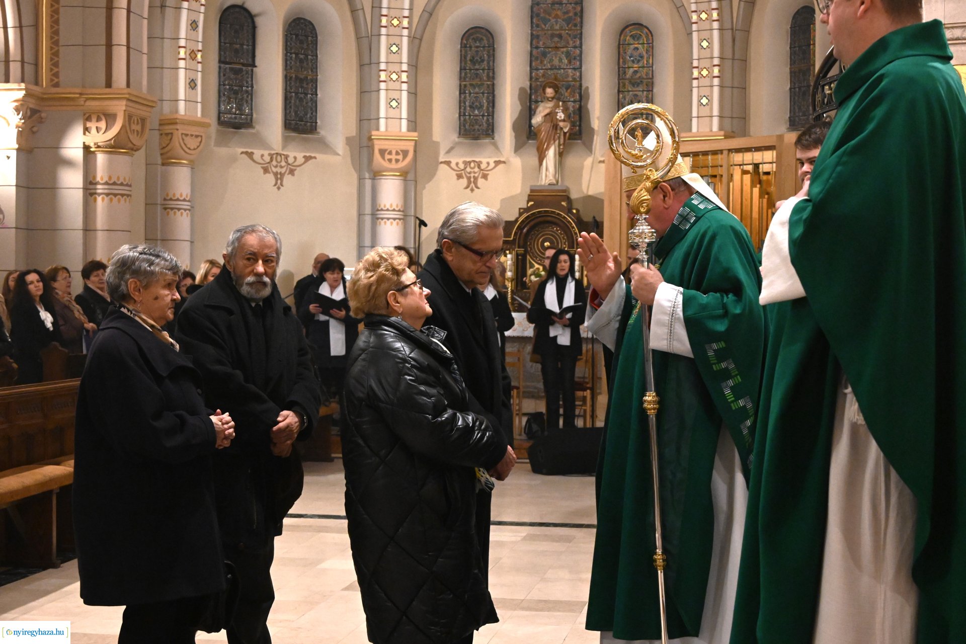 Megáldották a jubiláló házaspárokat a Magyarok Nagyasszonya-társszékesegyházban