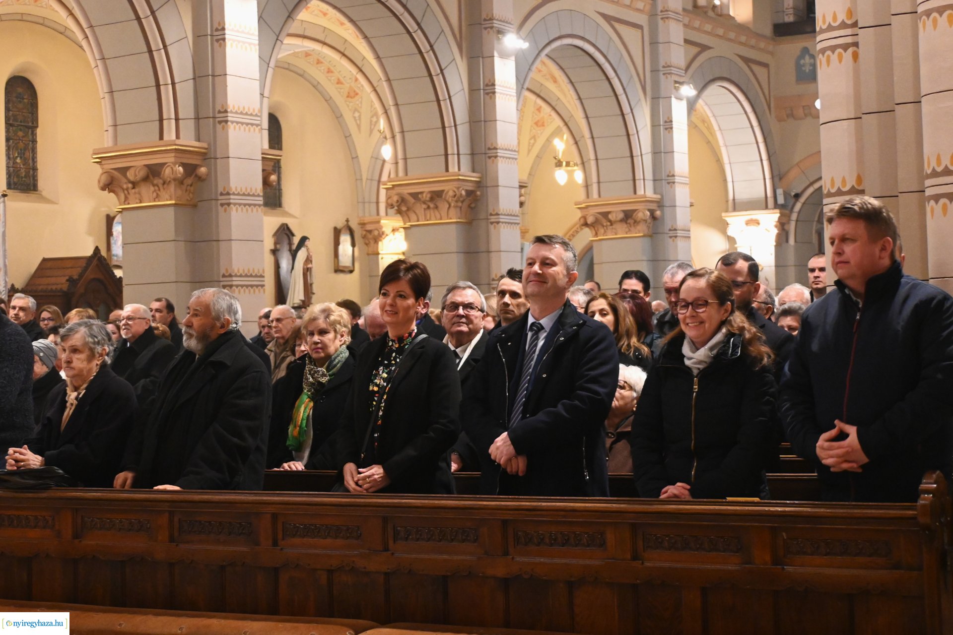 Megáldották a jubiláló házaspárokat a Magyarok Nagyasszonya-társszékesegyházban