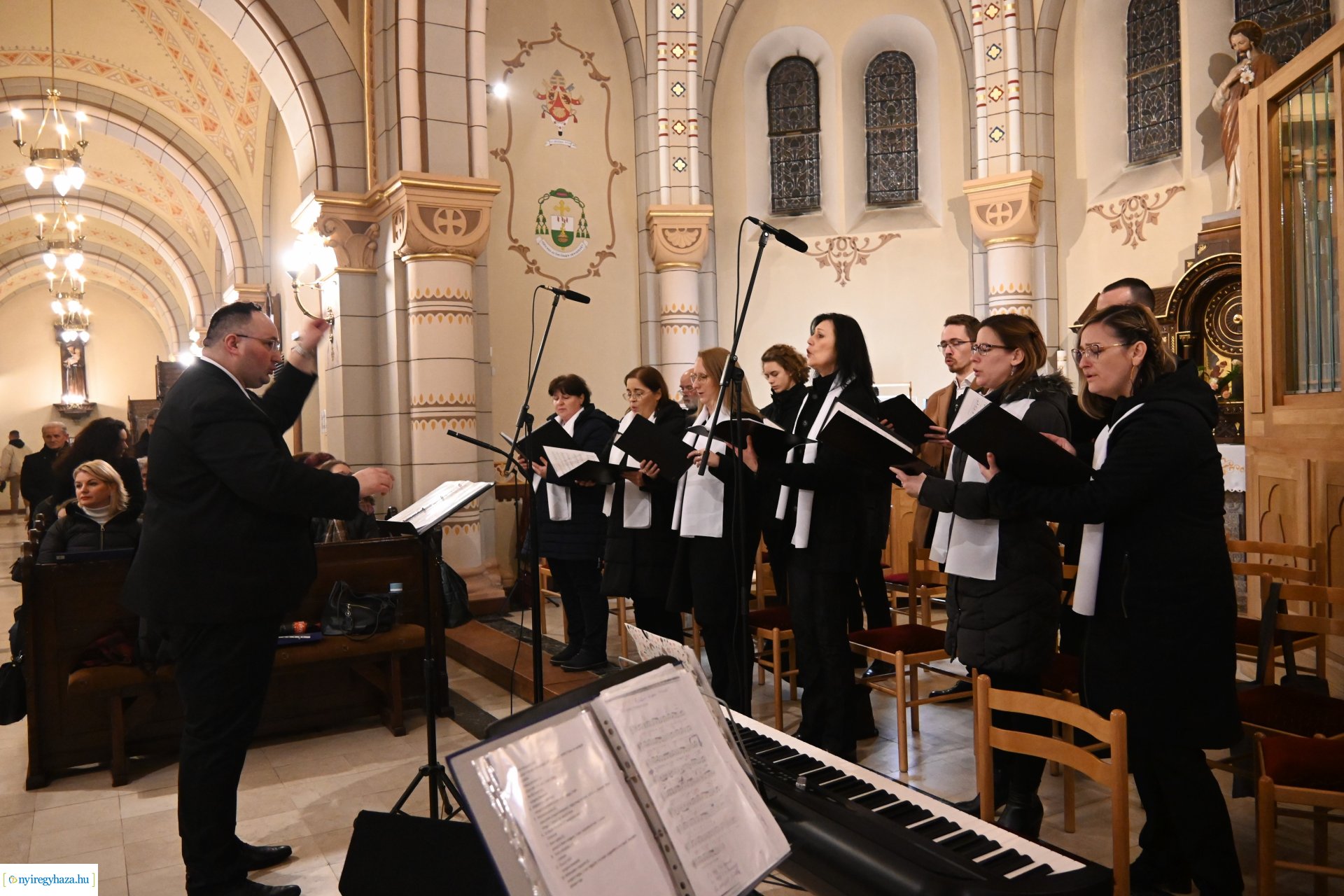 Megáldották a jubiláló házaspárokat a Magyarok Nagyasszonya-társszékesegyházban