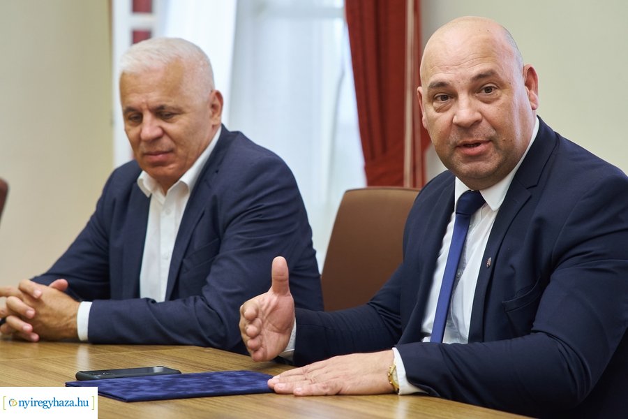 Megbízólevél átadás a Városházán 20220711