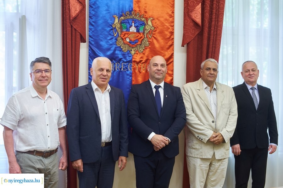 Megbízólevél átadás a Városházán 20220711