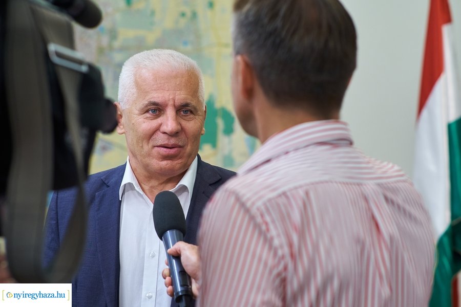 Megbízólevél átadás a Városházán 20220711