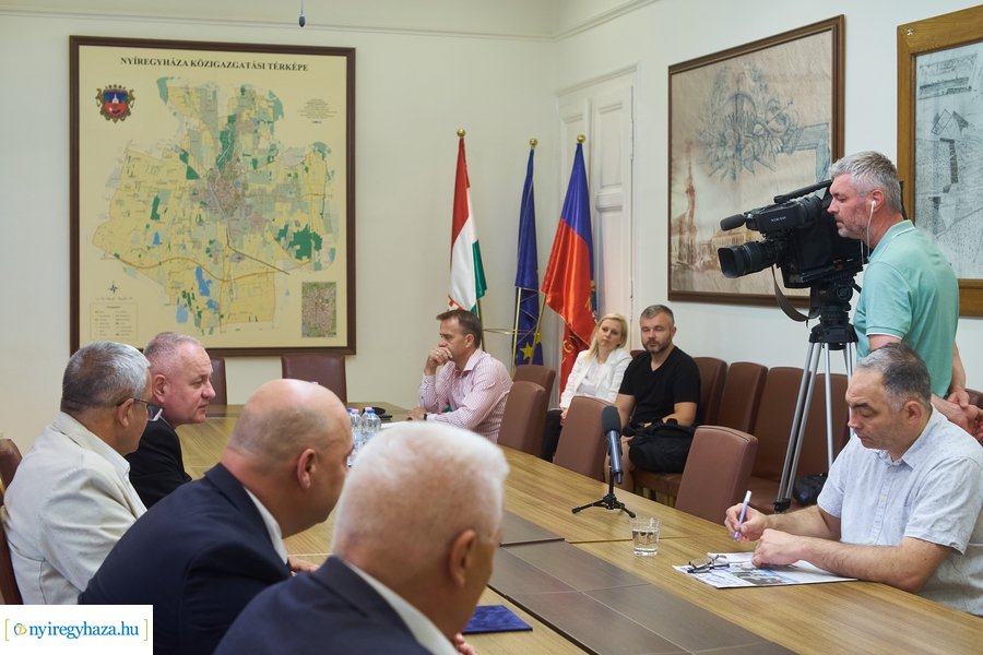 Megbízólevél átadás a Városházán 20220711