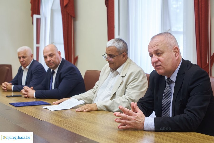 Megbízólevél átadás a Városházán 20220711