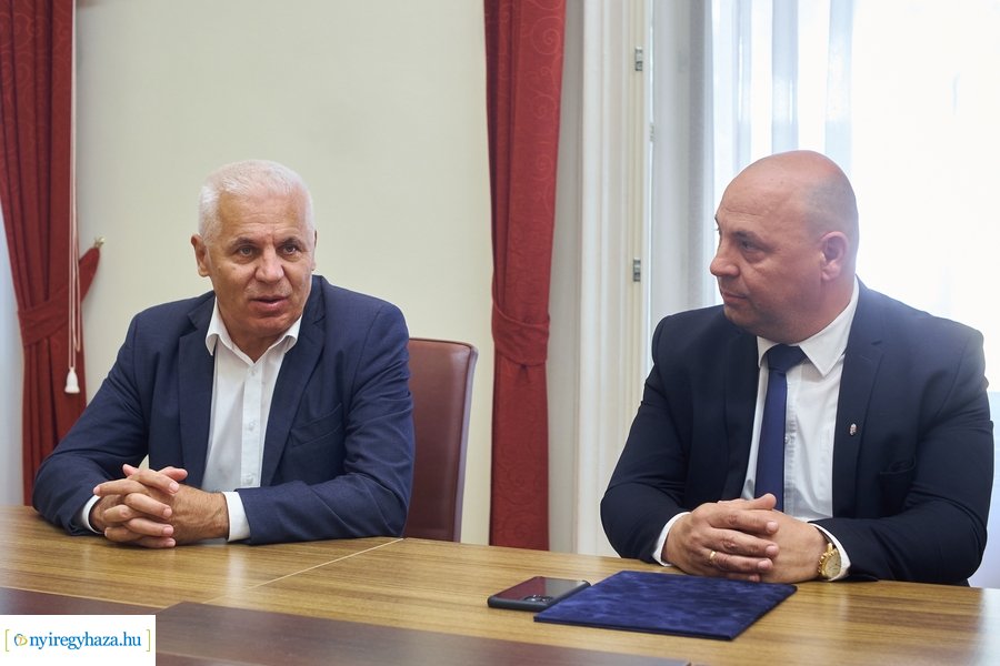 Megbízólevél átadás a Városházán 20220711