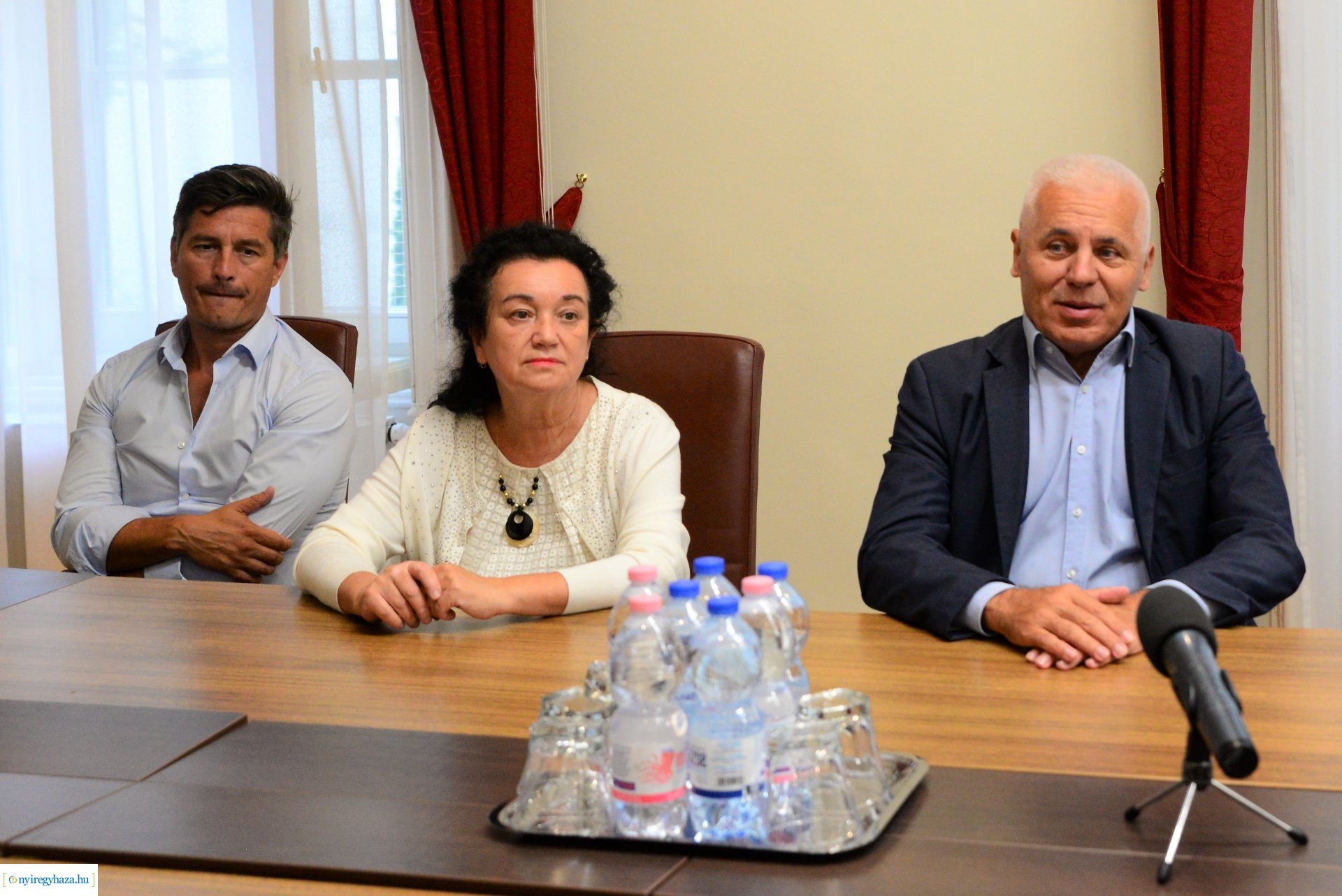 Megbízólevelek átadása a Városházán