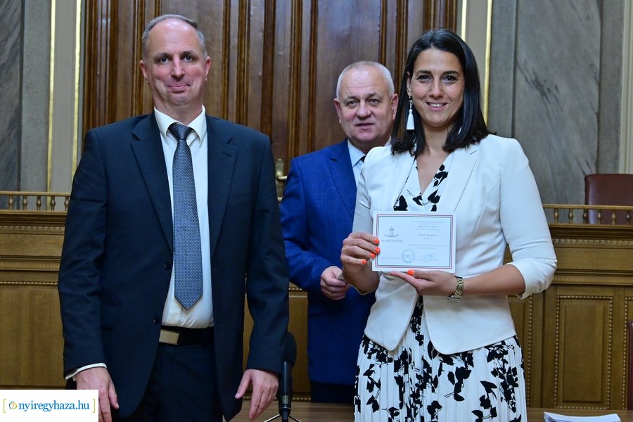 Megbízólevelek átvétele a Városházán