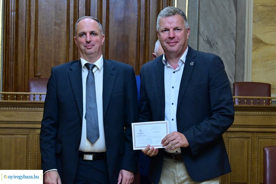 Megbízólevelek átvétele a Városházán