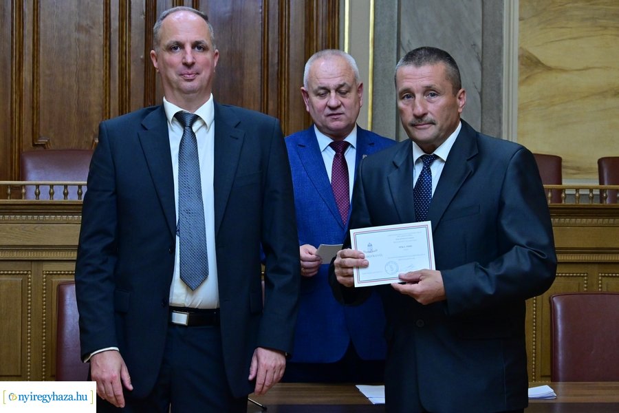 Megbízólevelek átvétele a Városházán