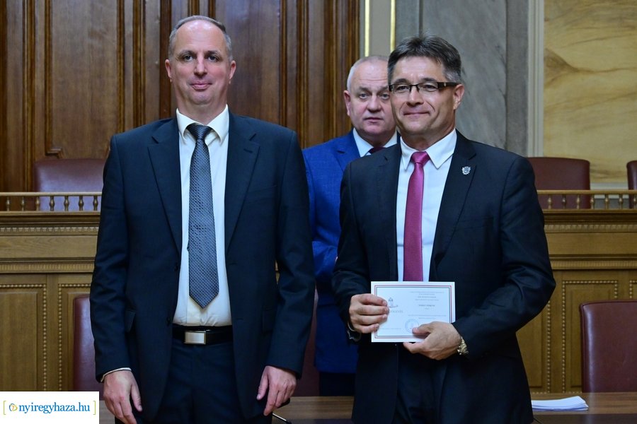 Megbízólevelek átvétele a Városházán