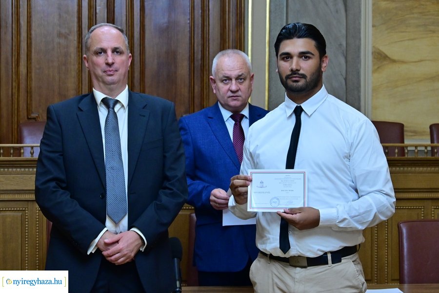 Megbízólevelek átvétele a Városházán