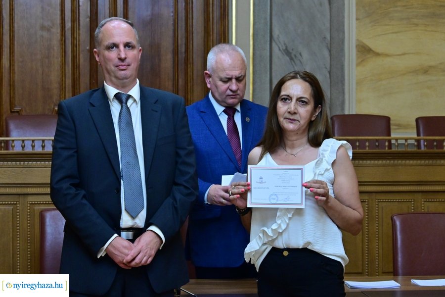 Megbízólevelek átvétele a Városházán