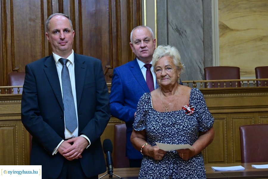 Megbízólevelek átvétele a Városházán