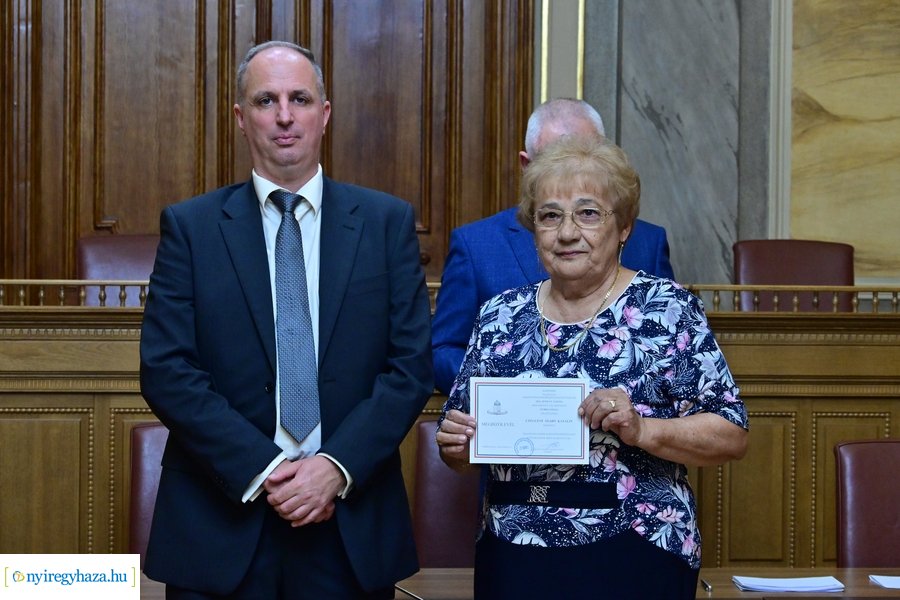 Megbízólevelek átvétele a Városházán