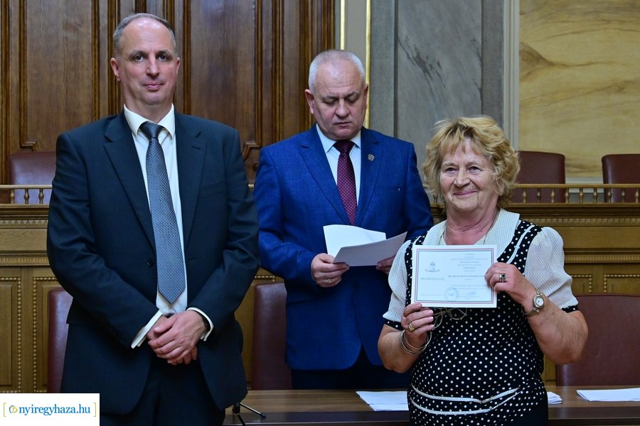 Megbízólevelek átvétele a Városházán