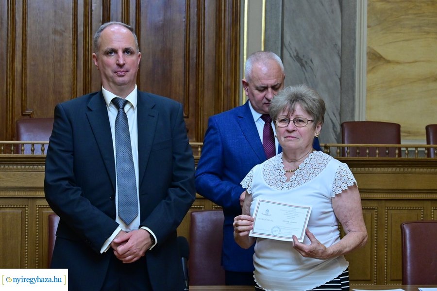 Megbízólevelek átvétele a Városházán