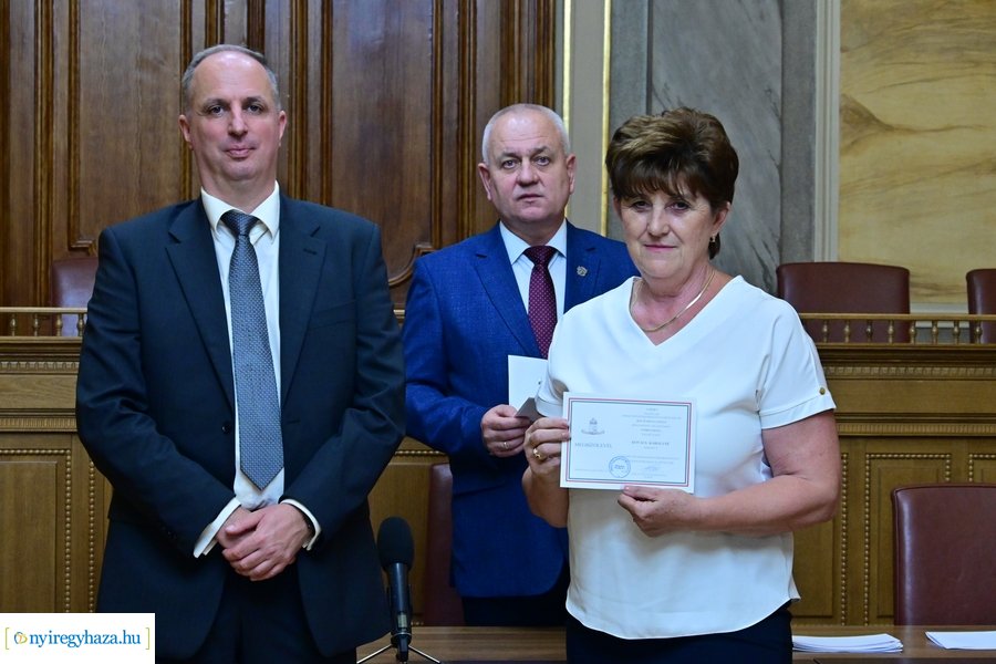 Megbízólevelek átvétele a Városházán