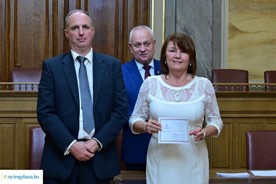 Megbízólevelek átvétele a Városházán