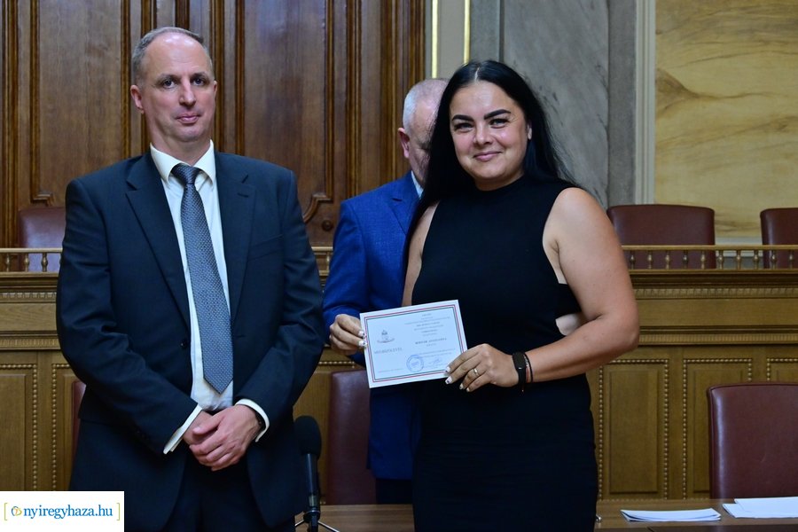 Megbízólevelek átvétele a Városházán