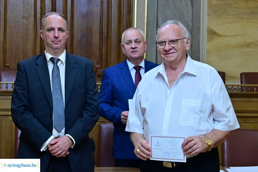 Megbízólevelek átvétele a Városházán