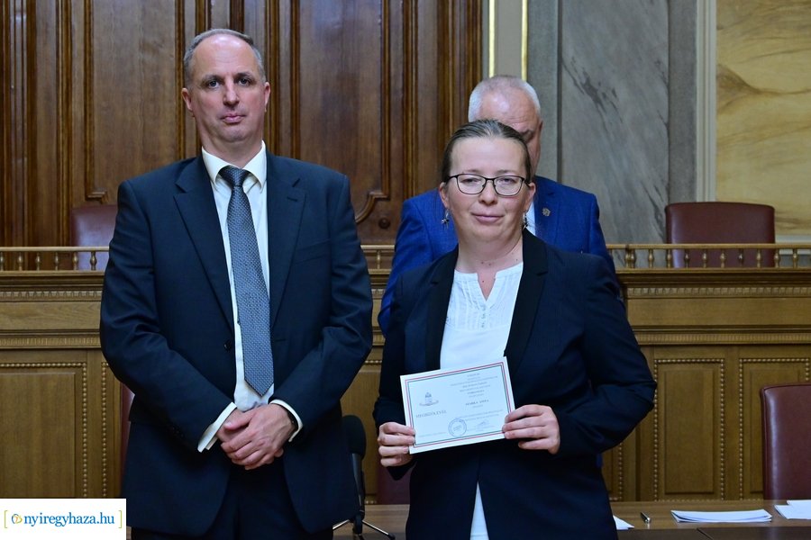 Megbízólevelek átvétele a Városházán