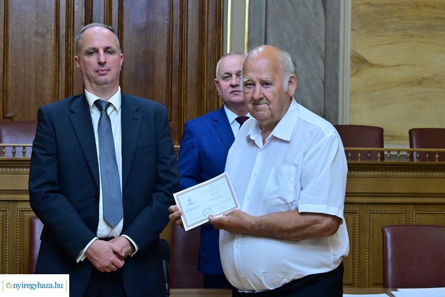 Megbízólevelek átvétele a Városházán