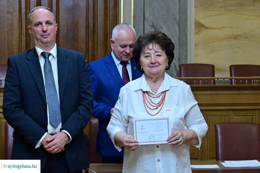 Megbízólevelek átvétele a Városházán