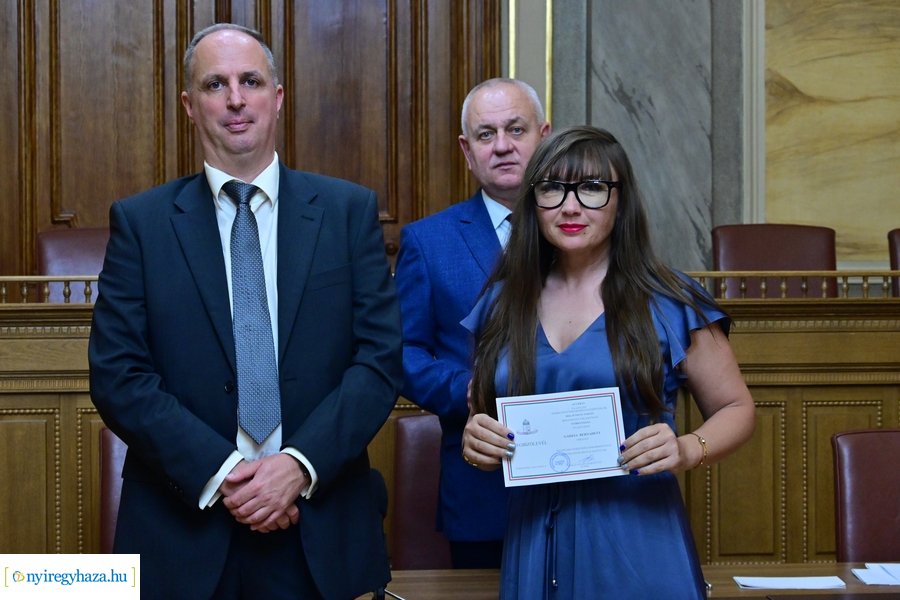 Megbízólevelek átvétele a Városházán