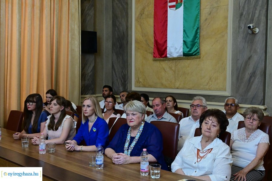 Megbízólevelek átvétele a Városházán