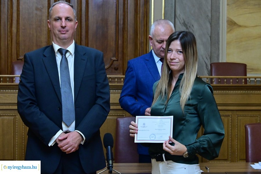 Megbízólevelek átvétele a Városházán