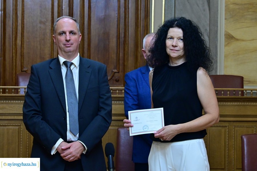 Megbízólevelek átvétele a Városházán