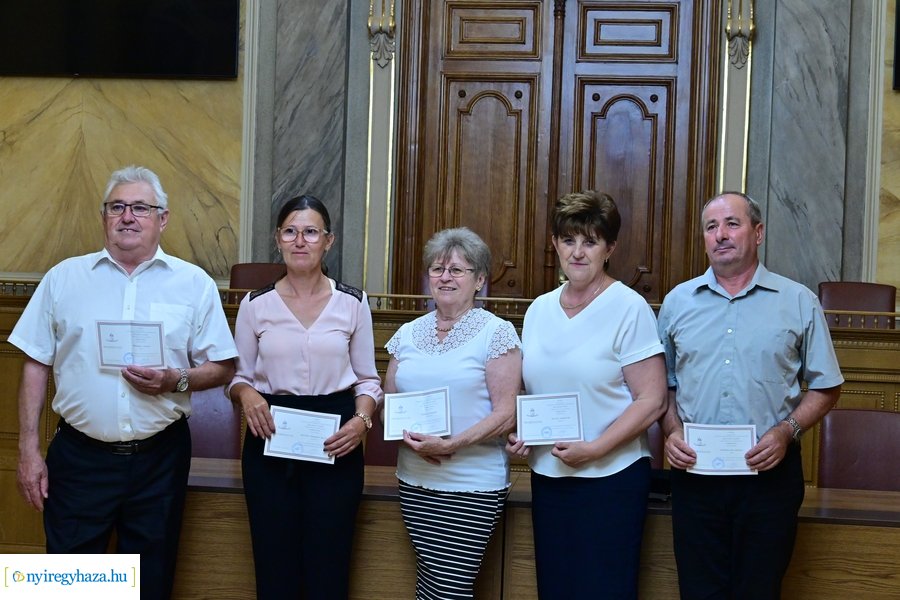 Megbízólevelek átvétele a Városházán