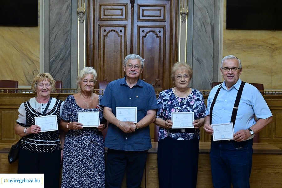 Megbízólevelek átvétele a Városházán