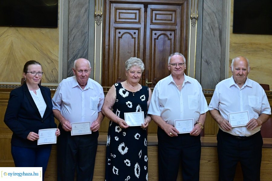 Megbízólevelek átvétele a Városházán