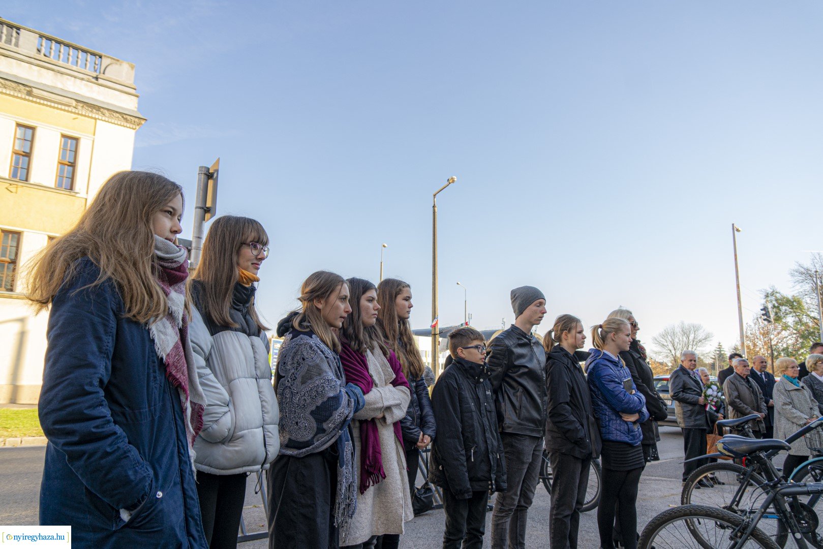 Megemlékezés a Szabolcs Szatmár Bereg megyei bűntetés-végrehajtási intézetnél elhelyezett emléktáblánál