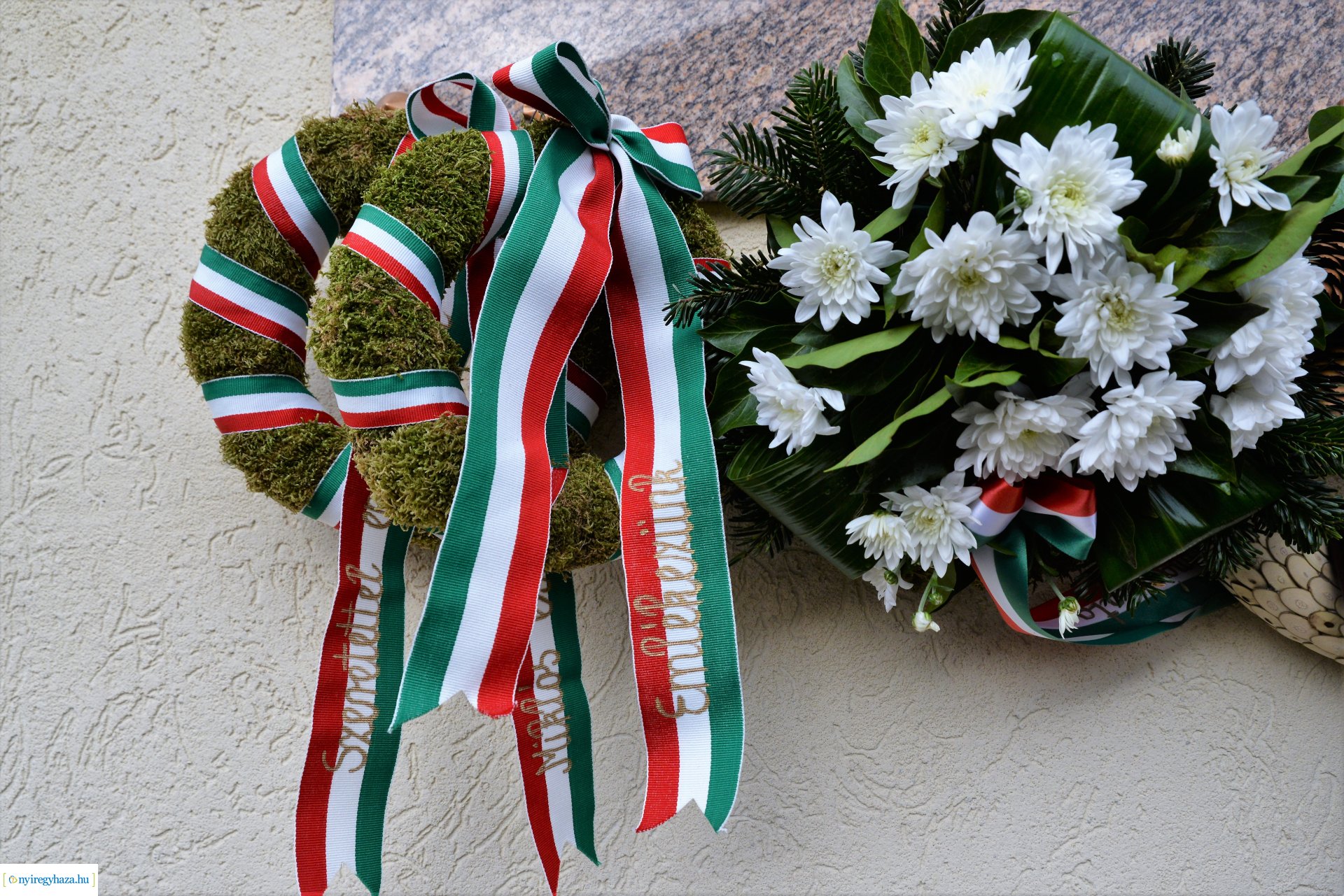 Megemlékezés és koszorúzás a Kállay Gyűjtemény márványtáblája előtt