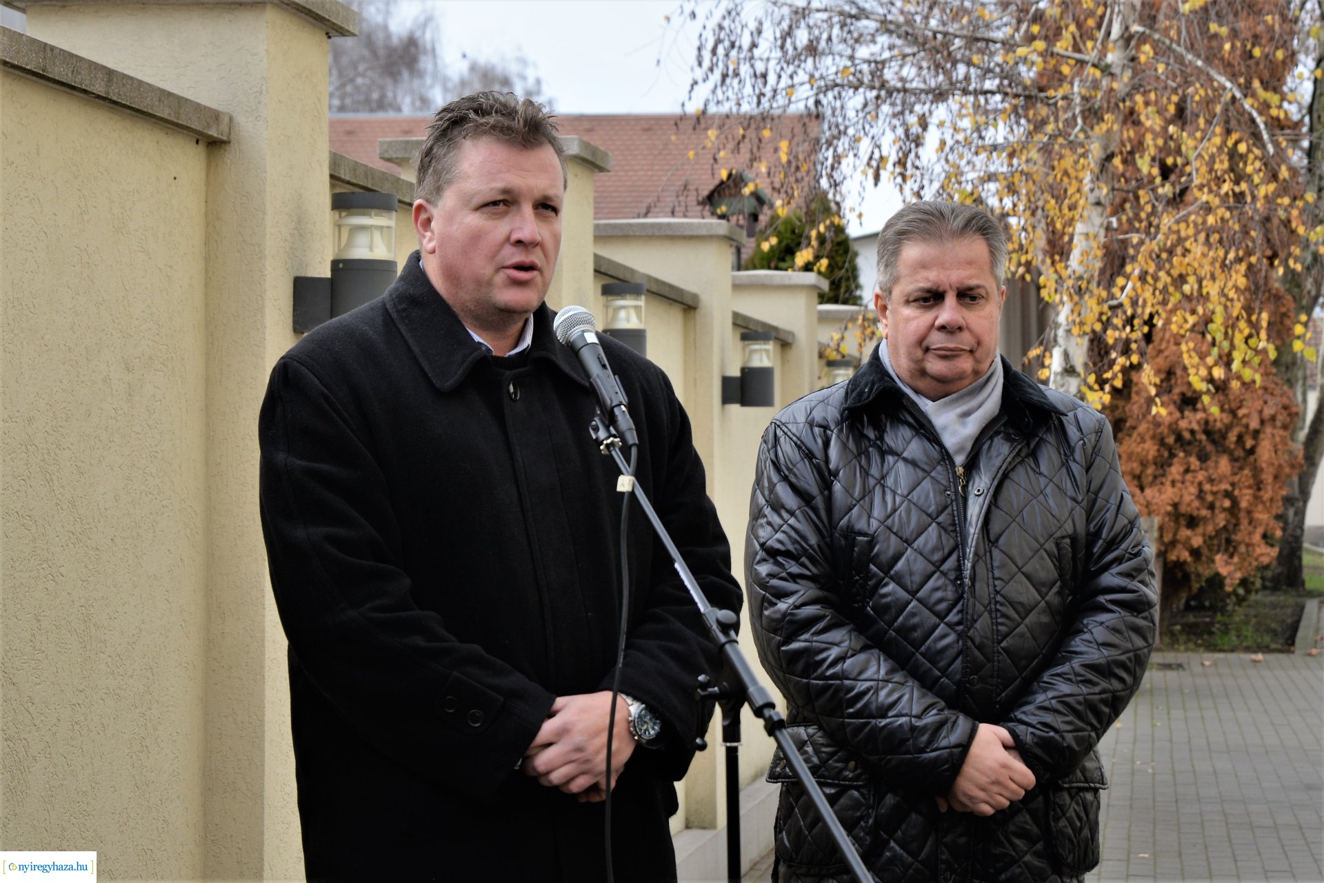 Megemlékezés és koszorúzás a Kállay Gyűjtemény márványtáblája előtt