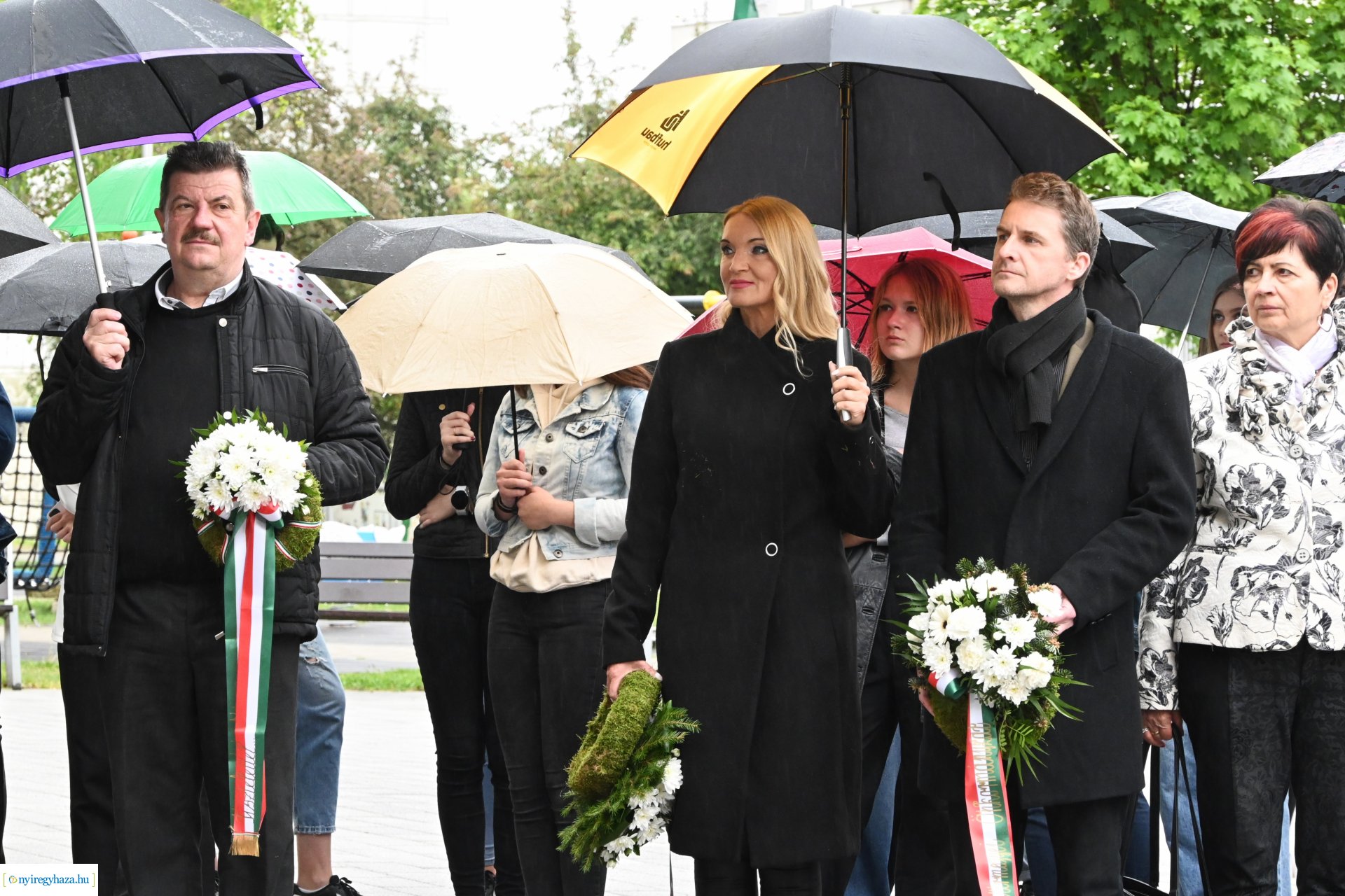 Megemlékezés és koszorúzás Váci Mihály emléktáblájánál