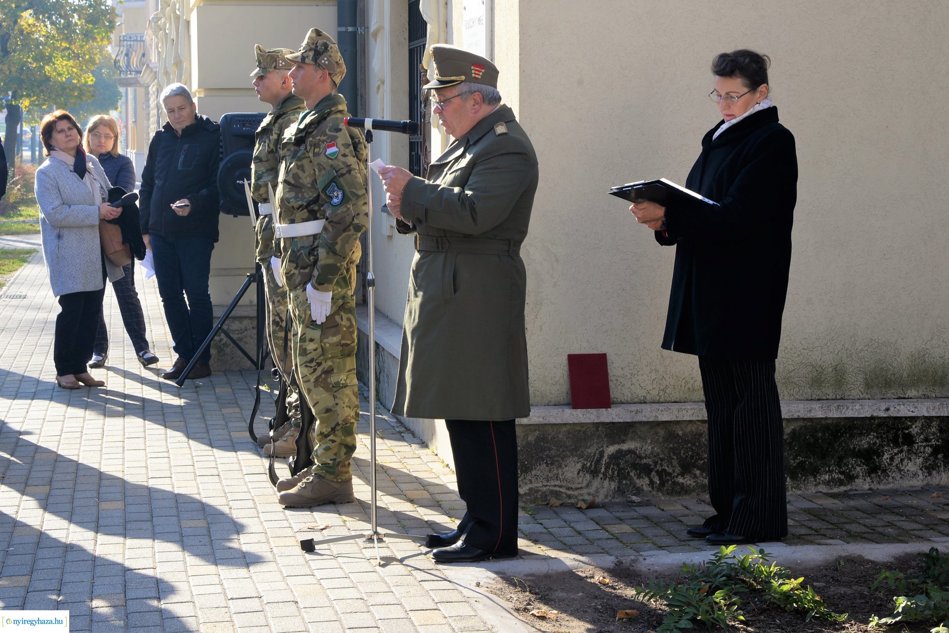 Megemlékezés Reviczky Imre ezredes emléktáblája előtt
