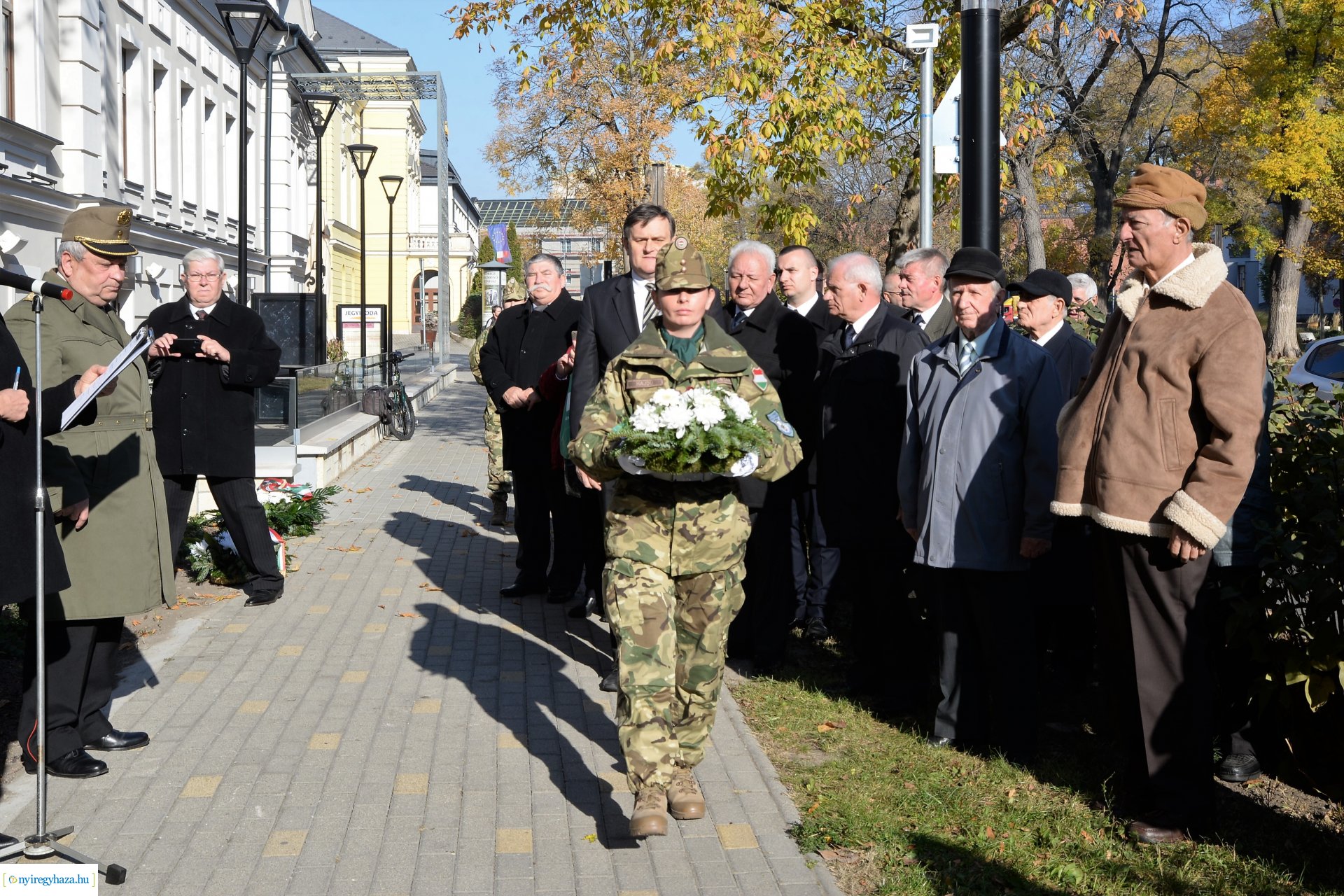 Megemlékezés Reviczky Imre ezredes emléktáblája előtt